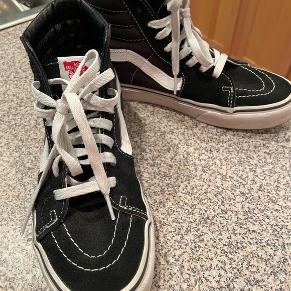 High top black Vans   Men’s 6.5, women’s 8 - Picture 3 of 8